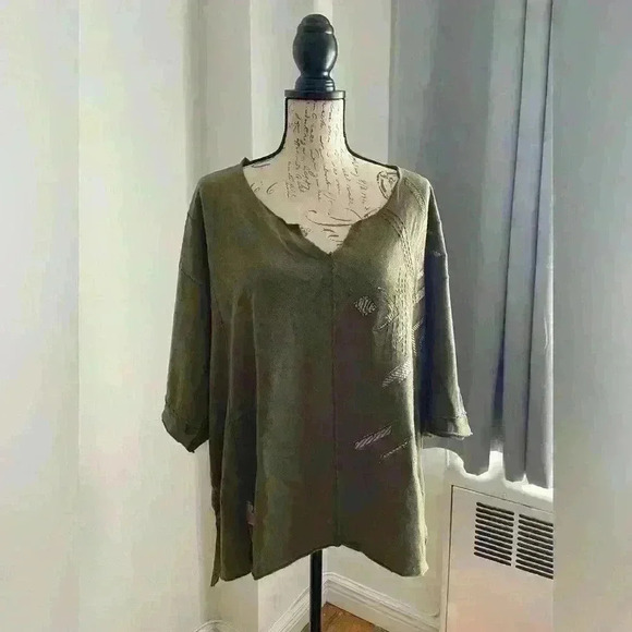 Free People Tops - Free people loose fit top.